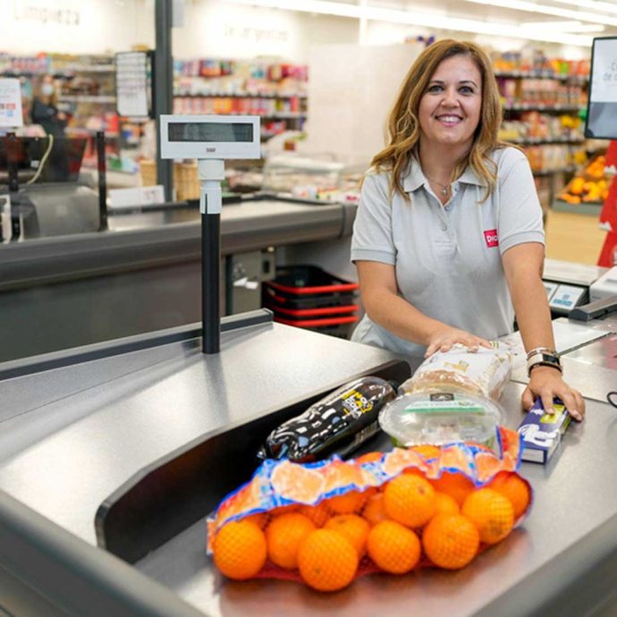 Dia crea un millar de empleos para verano en España