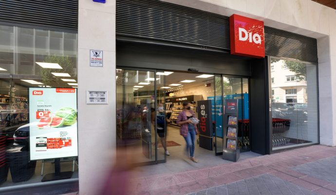02 Fachada tienda Dia_