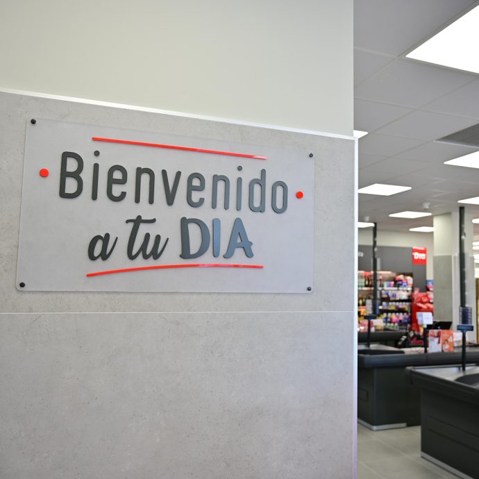 Dia-inaugura-una-nueva-tienda-en-el-barrio-de-moda-de-Granada