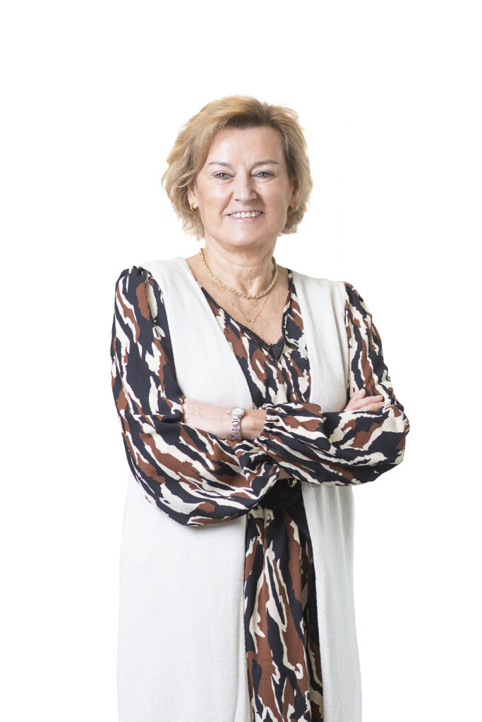 GLORIA HERNÁNDEZ
