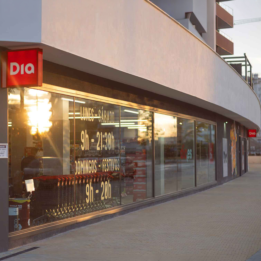 El emblemático local del primer Zara del mundo en A Coruña acogerá un nuevo supermercado Dia